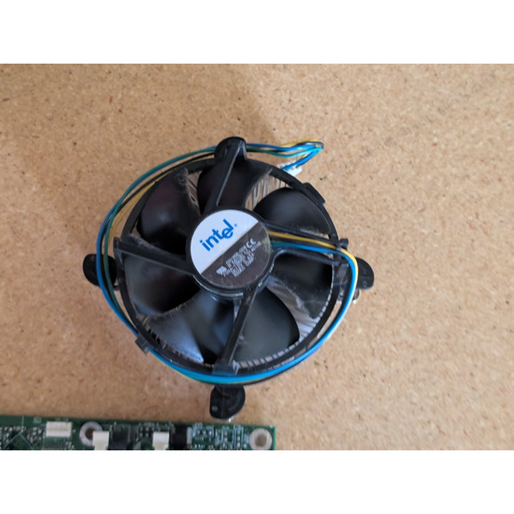 Intel D915GVWB Socket LGA775/T MicroATX Motherboard Win 98 w Celeron D Heatsink - Picture 7 of 10